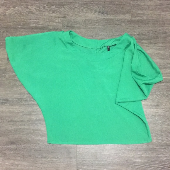 Open back green shirt - Picture 2 of 3